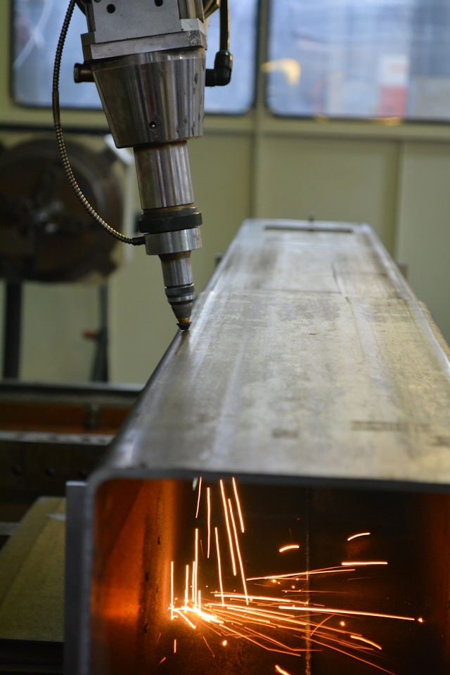 Industrial laser cutting process for heavy-duty metal fabrication
