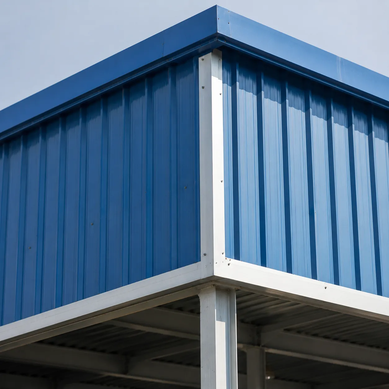 PPGI colour coated steel roofing sheets in blue red and white
